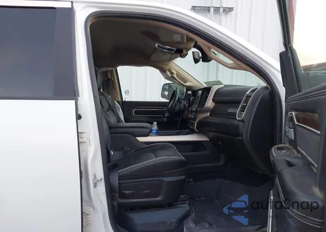 2022 Ram 2500 Laramie 4X4 6'4 Box z USA, uszkodzony, nr VIN 3C6UR5FL6NG386195